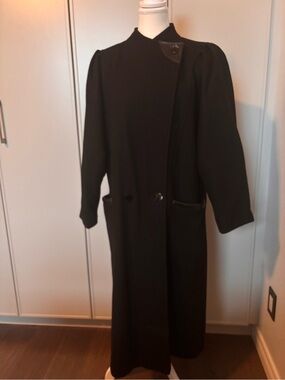 Elegant Black Long Vintage Women's Irving Posluns Wool Coat